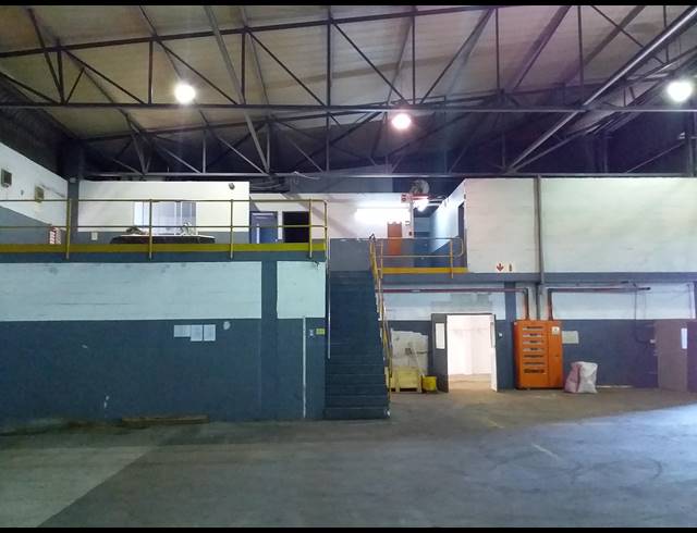 2,443M² WAREHOUSE RENTED IN EPPING INDUSTRIAL